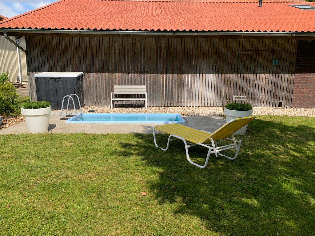 zwembad met water-3.png